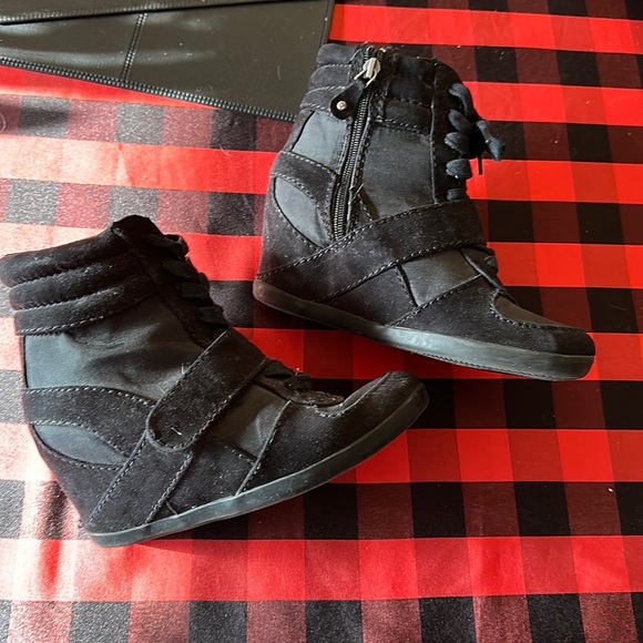 Nylon and suede wedge booties - Picture 2 of 6
